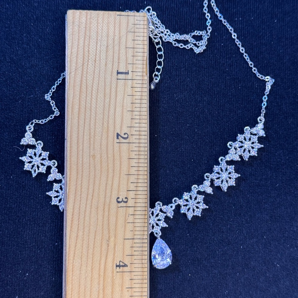 Sparkling Crystal Necklace Made with Swarovski Crystals - Picture 6 of 10